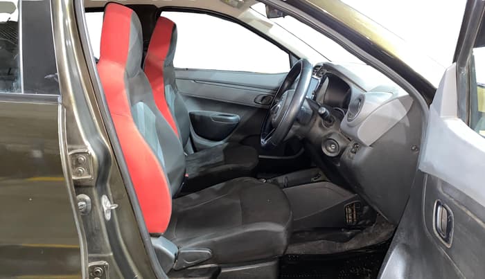 2022 Renault Kwid RXT 1.0 AMT (O), Petrol, Automatic, 49,861 km, Right Side Front Door Cabin