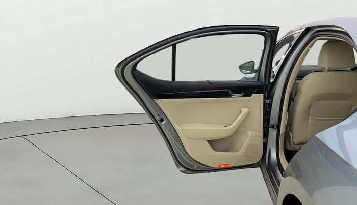 2016 Skoda Superb L&K 1.8 TSI AT, Petrol, Automatic, 51,905 km, LHS Rear Door