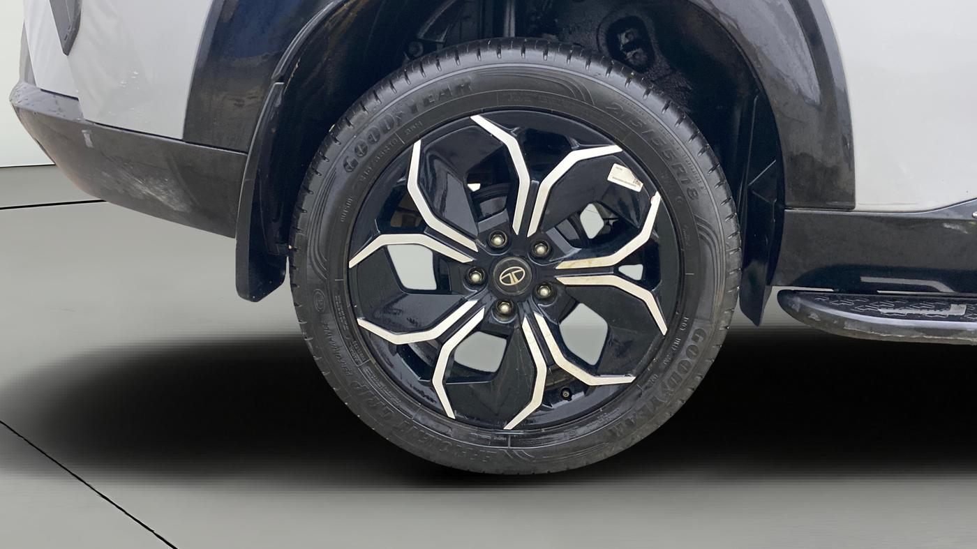 2024 Tata Curvv Creative Plus S 1.2 Petrol 7DCA, Petrol, Automatic, 25,382 km, Right Rear Wheel