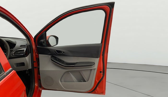2022 Tata Tiago XT CNG, CNG, Manual, 73,666 km, RHS Front Door