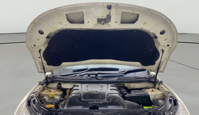 2017 Mahindra XUV500 W10 AT, Diesel, Automatic, 76,548 km, Open Bonet