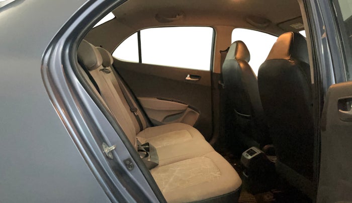 2015 Hyundai Xcent SX 1.2 (O), Petrol, Manual, 54,732 km, Right Side Rear Door Cabin