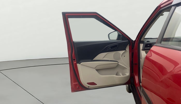 2021 Mahindra XUV300 W6 1.2 PETROL AMT, Petrol, Automatic, 59,831 km, LHS Front Door