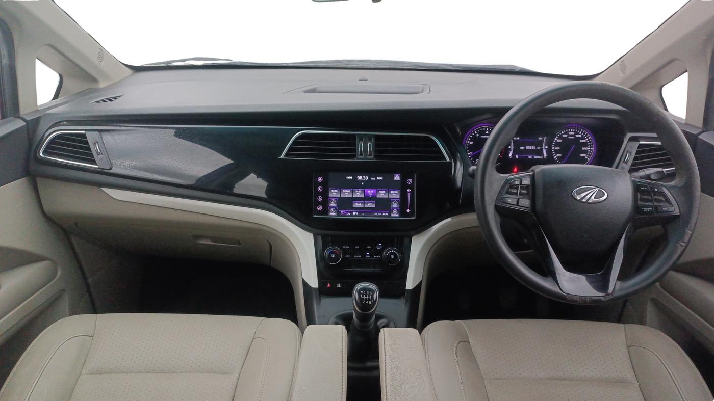 2018 Mahindra MARAZZO M8 7 STR, Diesel, Manual, 90,208 km, Dashboard