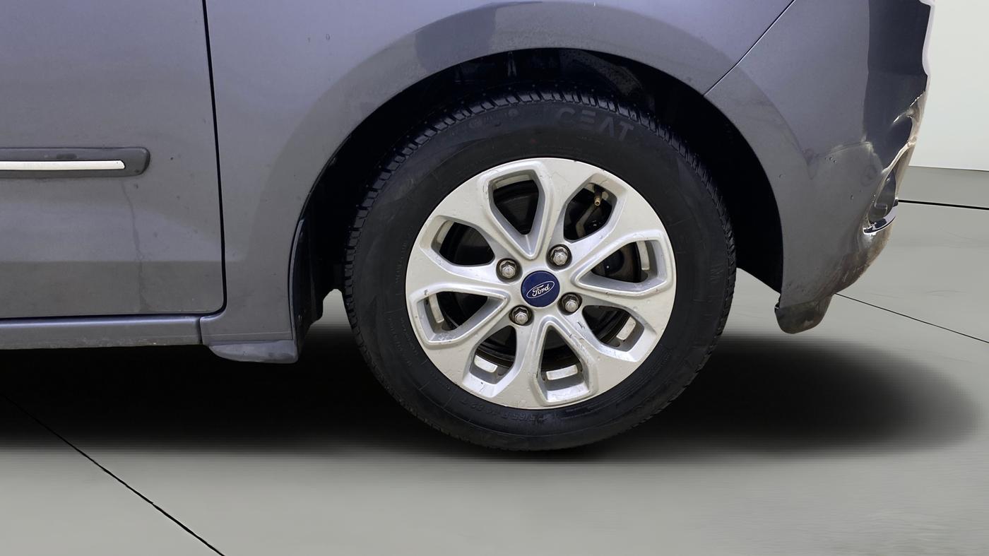 2017 Ford Figo Aspire TITANIUM 1.2 PETROL, Petrol, Manual, 81,215 km, Right Front Wheel