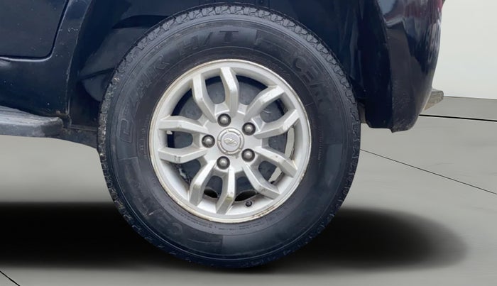 2015 Mahindra TUV300 T8, Diesel, Manual, 1,48,651 km, Left Rear Wheel