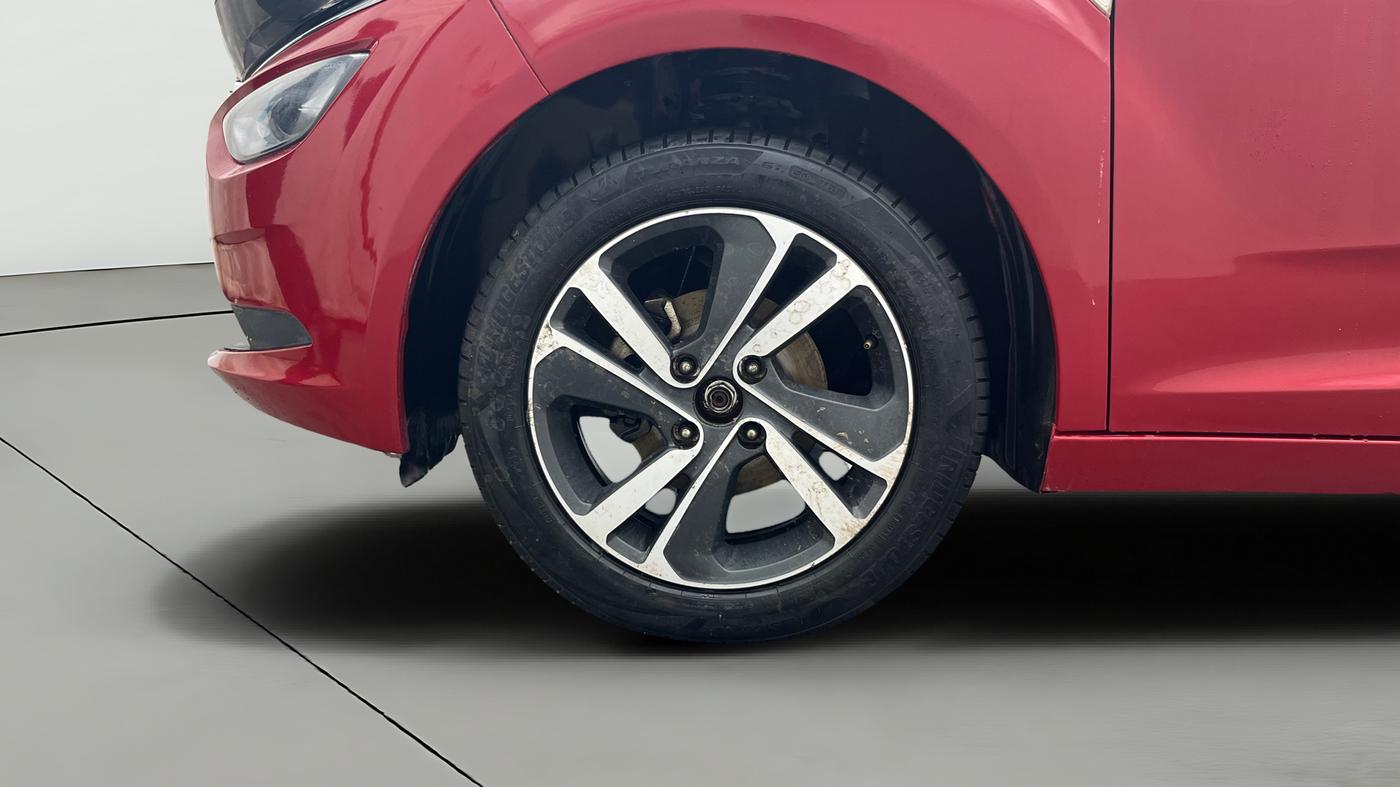 2021 Tata ALTROZ XZ DIESEL, Diesel, Manual, 1,16,263 km, Left Front Wheel