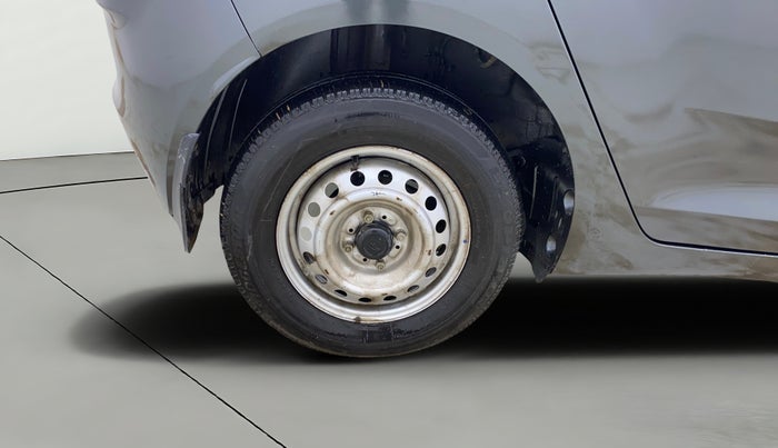 2020 Tata ALTROZ XE PETROL, Petrol, Manual, 37,940 km, Right Rear Wheel