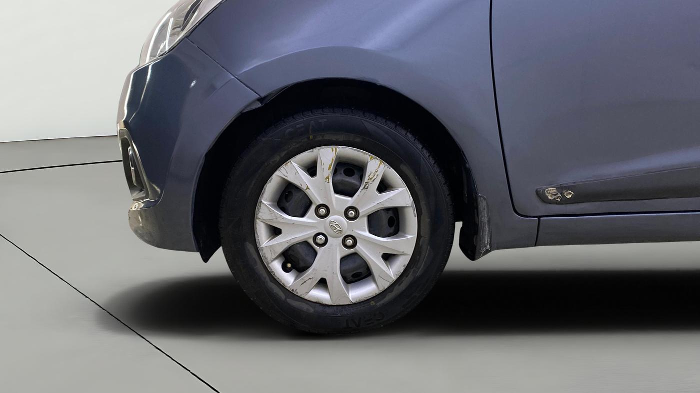 2015 Hyundai Grand i10 SPORTZ 1.2 KAPPA VTVT, Petrol, Manual, 30,517 km, Left Front Wheel