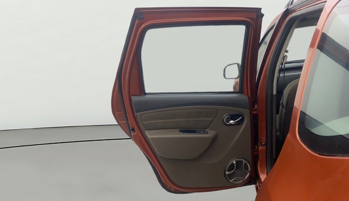 2016 Renault Duster 110 PS RXZ 4X2 AMT DIESEL, Diesel, Automatic, 77,170 km, LHS Rear Door