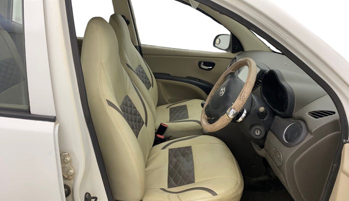 2014 Hyundai i10 SPORTZ 1.1, Petrol, Manual, 82,790 km, Right Side Front Door Cabin