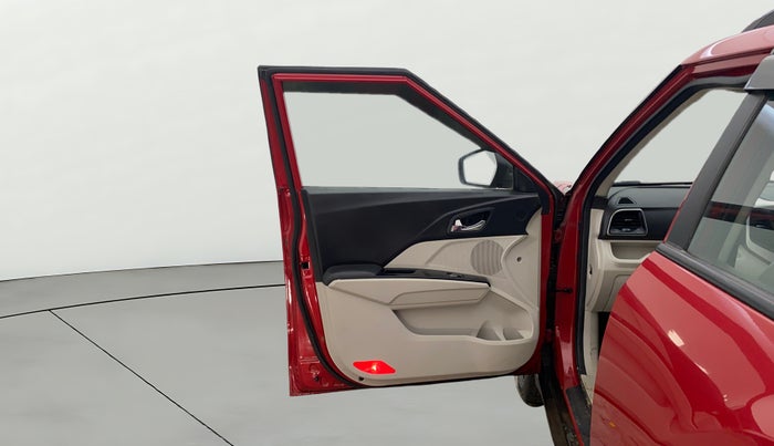 2021 Mahindra XUV300 W8 (O) 1.5 DIESEL AMT, Diesel, Automatic, 75,875 km, LHS Front Door