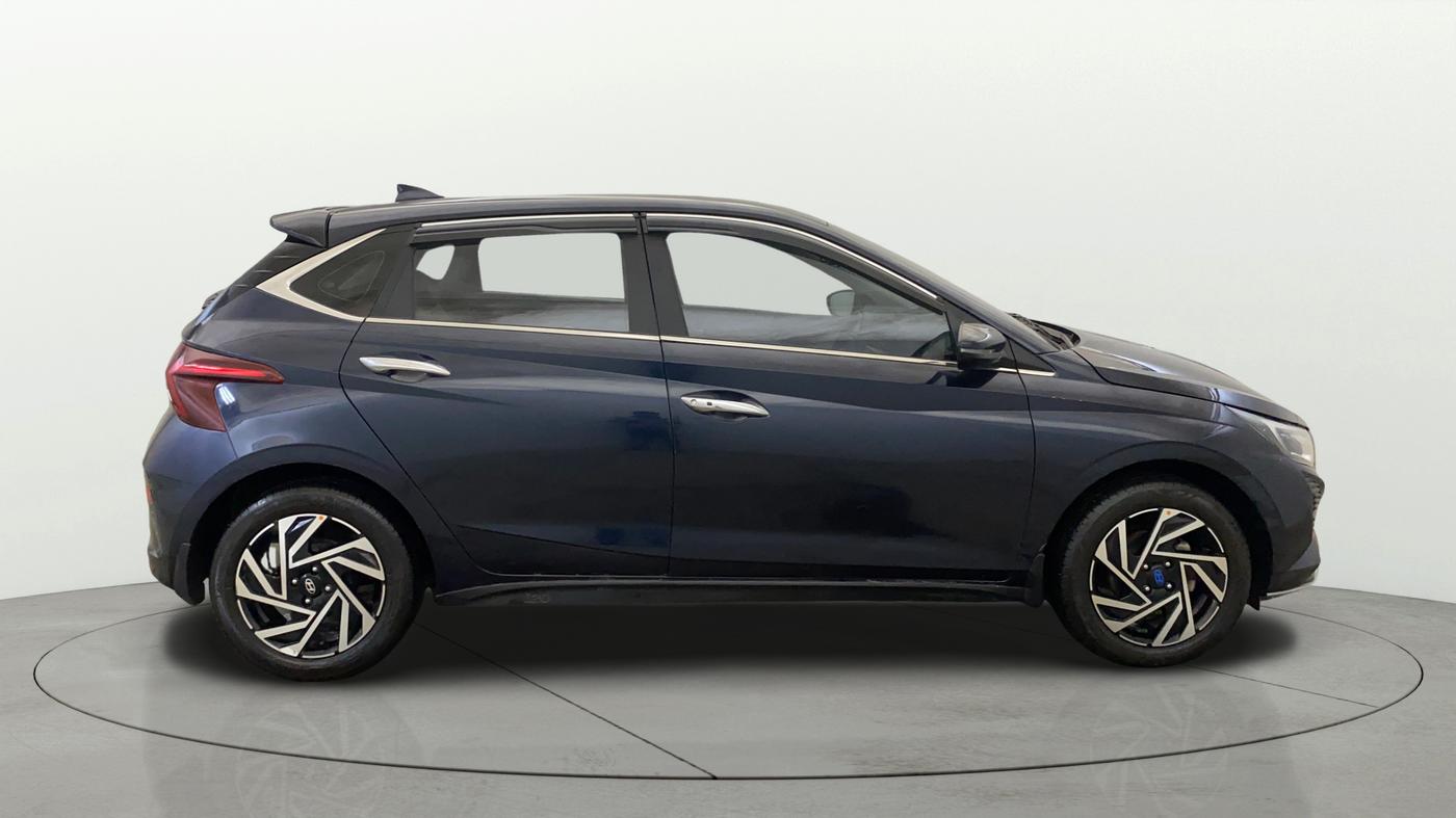 2024 Hyundai NEW I20 ASTA (O) 1.2 IVT, Petrol, Automatic, 26,302 km, Right Side View