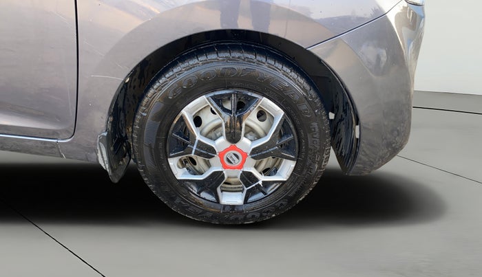 2016 Hyundai Eon ERA +, Petrol, Manual, 37,454 km, Right Front Wheel