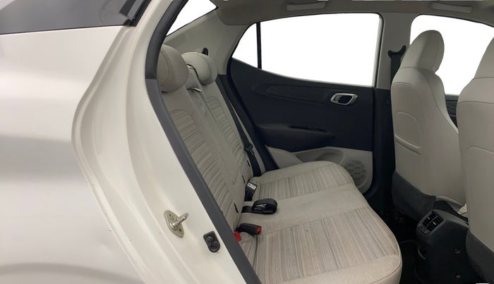 2020 Hyundai AURA SX PLUS 1.2 AMT CRDI, Diesel, Automatic, 45,704 km, Right Side Rear Door Cabin