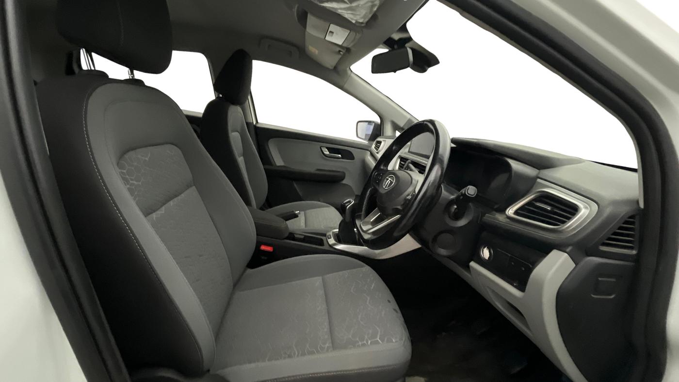 2021 Tata ALTROZ XZ DIESEL, Diesel, Manual, 54,963 km, Right Side Front Door Cabin