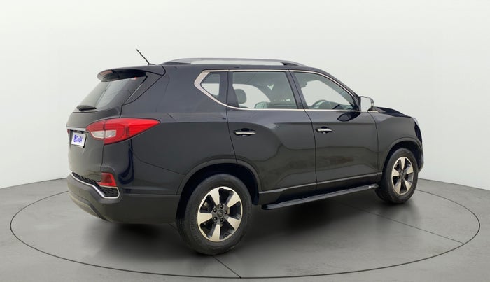 2022 Mahindra ALTURAS G4 4WD AT, Diesel, Automatic, 31,163 km, Right Back Diagonal