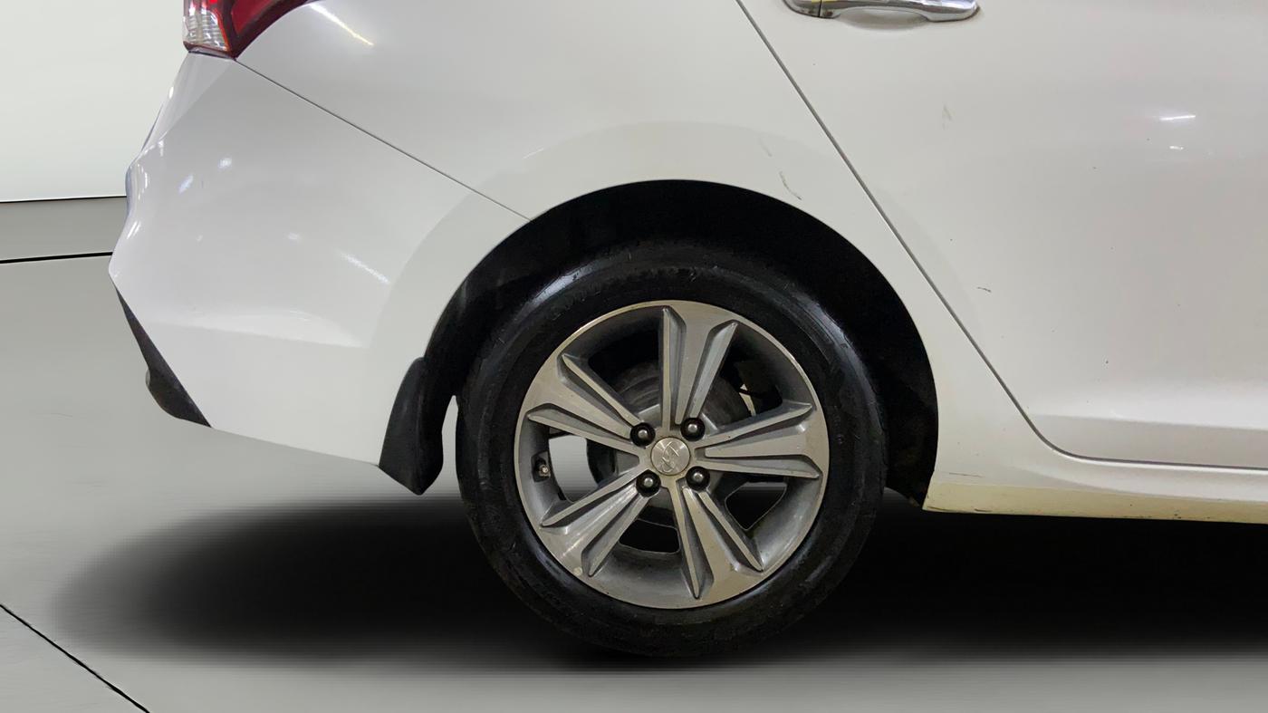 2019 Hyundai Verna 1.6 VTVT SX, Petrol, Manual, 73,424 km, Right Rear Wheel