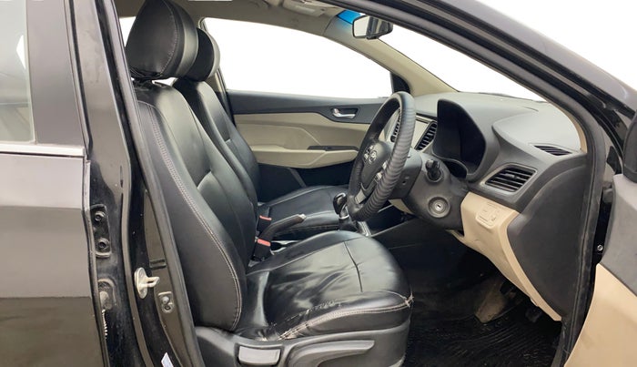 2018 Hyundai Verna 1.6 VTVT SX, Petrol, Manual, 75,371 km, Right Side Front Door Cabin