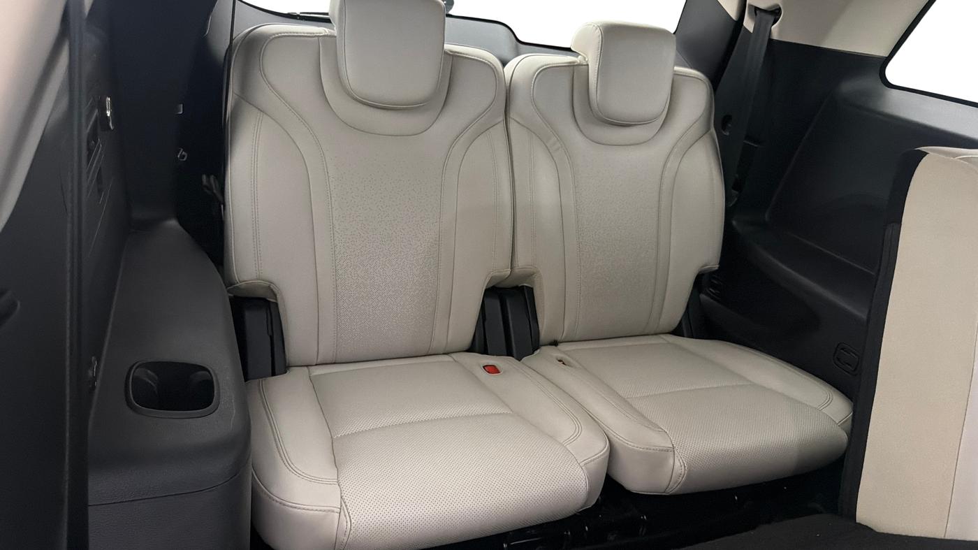 2022 Mahindra XUV700 AX 7 P AT 7 STR, Petrol, Automatic, 56,055 km, Third Seat Row ( optional )