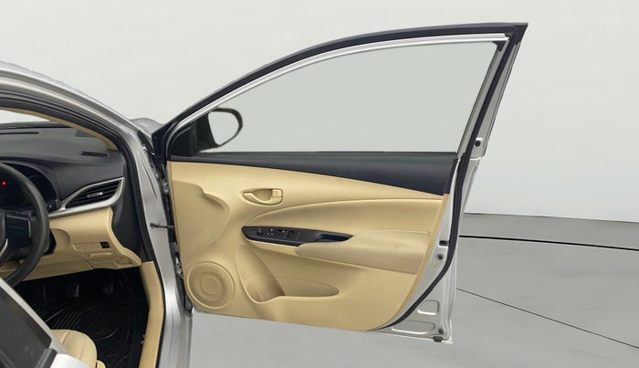 2019 Toyota YARIS J MT, Petrol, Manual, 1,27,430 km, RHS Front Door