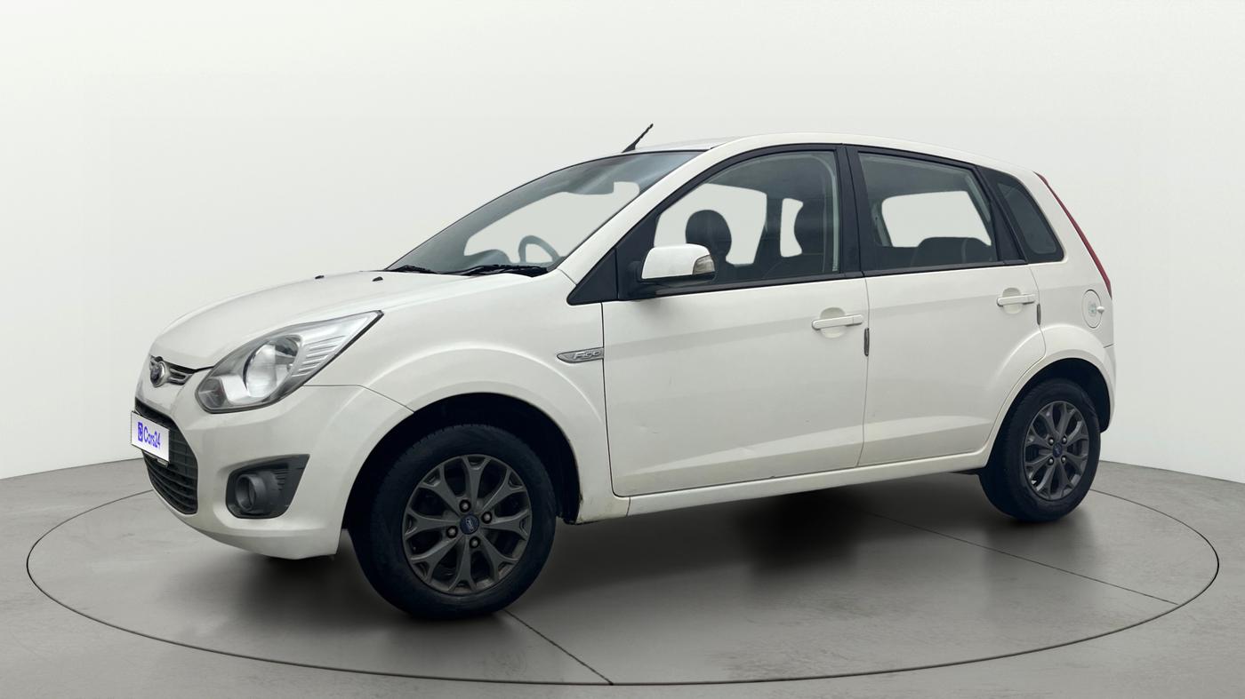 2015 Ford Figo TITANIUM 1.2 PETROL, Petrol, Manual, 67,115 km, Left Front Diagonal