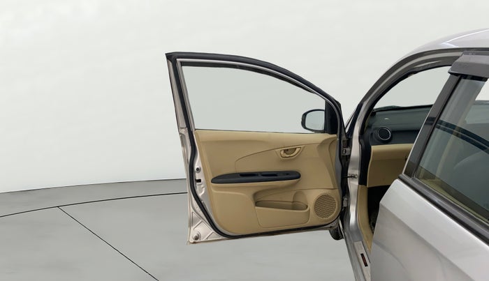 2015 Honda Amaze 1.2L I-VTEC S, Petrol, Manual, 1,07,704 km, LHS Front Door