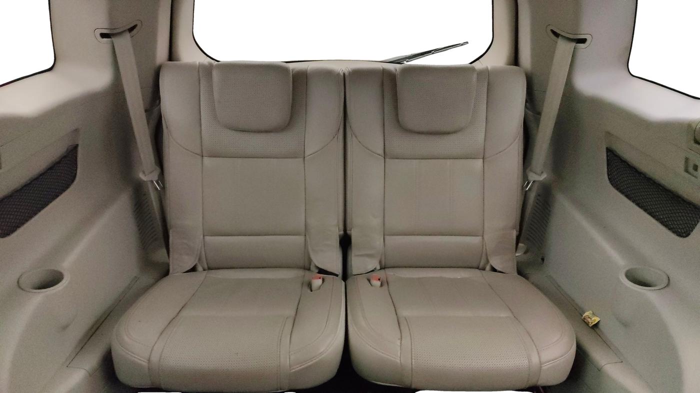 2016 Mahindra XUV500 W10, Diesel, Manual, 1,15,976 km, Third Seat Row ( optional )