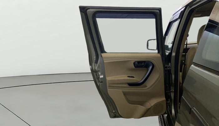 2024 Mahindra BOLERO NEO N 8, Diesel, Manual, 32,646 km, LHS Rear Door