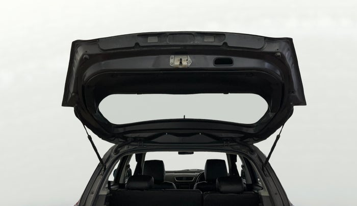 2016 Maruti Swift LXI (O), Petrol, Manual, 72,548 km, Boot Door Open