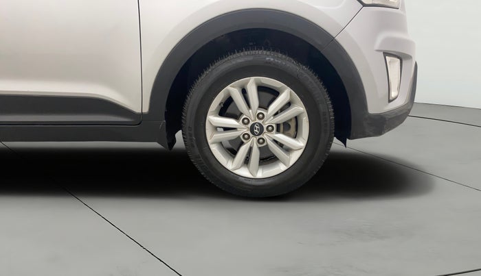 2016 Hyundai Creta SX PLUS 1.6 PETROL, CNG, Manual, 1,14,301 km, Right Front Wheel