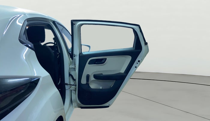 2022 Tata ALTROZ XE PETROL, Petrol, Manual, 52,894 km, RHS Rear Door