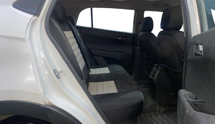 2016 Hyundai Creta SX PLUS 1.6 PETROL, Petrol, Manual, 79,599 km, Right Side Rear Door Cabin