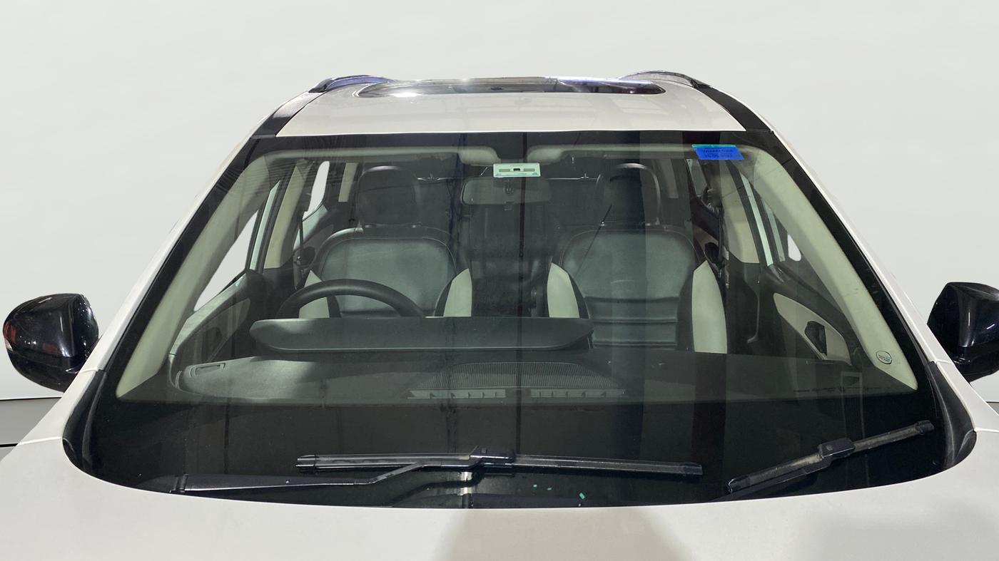 2022 Mahindra XUV700 AX 5 P MT 7 STR (E), Petrol, Manual, 14,076 km, Front Windshield