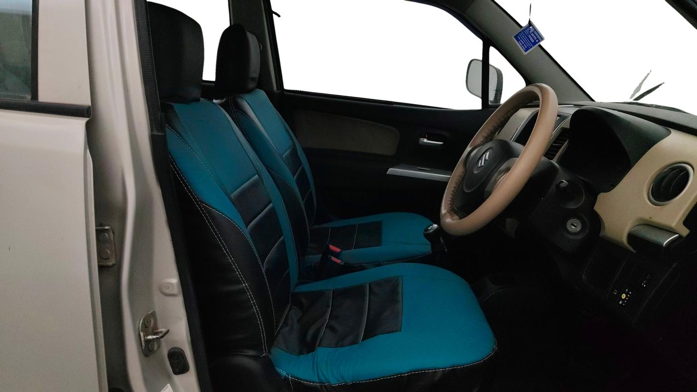 2018 Maruti Wagon R 1.0 LXI CNG, CNG, Manual, 1,01,604 km, Right Side Front Door Cabin