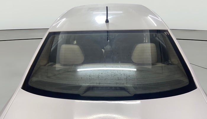 2017 Volkswagen Vento HIGHLINE 1.5 AT, Diesel, Automatic, 1,88,179 km, Rear Windshield