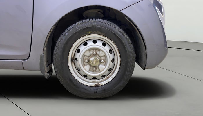 2014 Hyundai Eon ERA +, Petrol, Manual, 37,574 km, Right Front Wheel