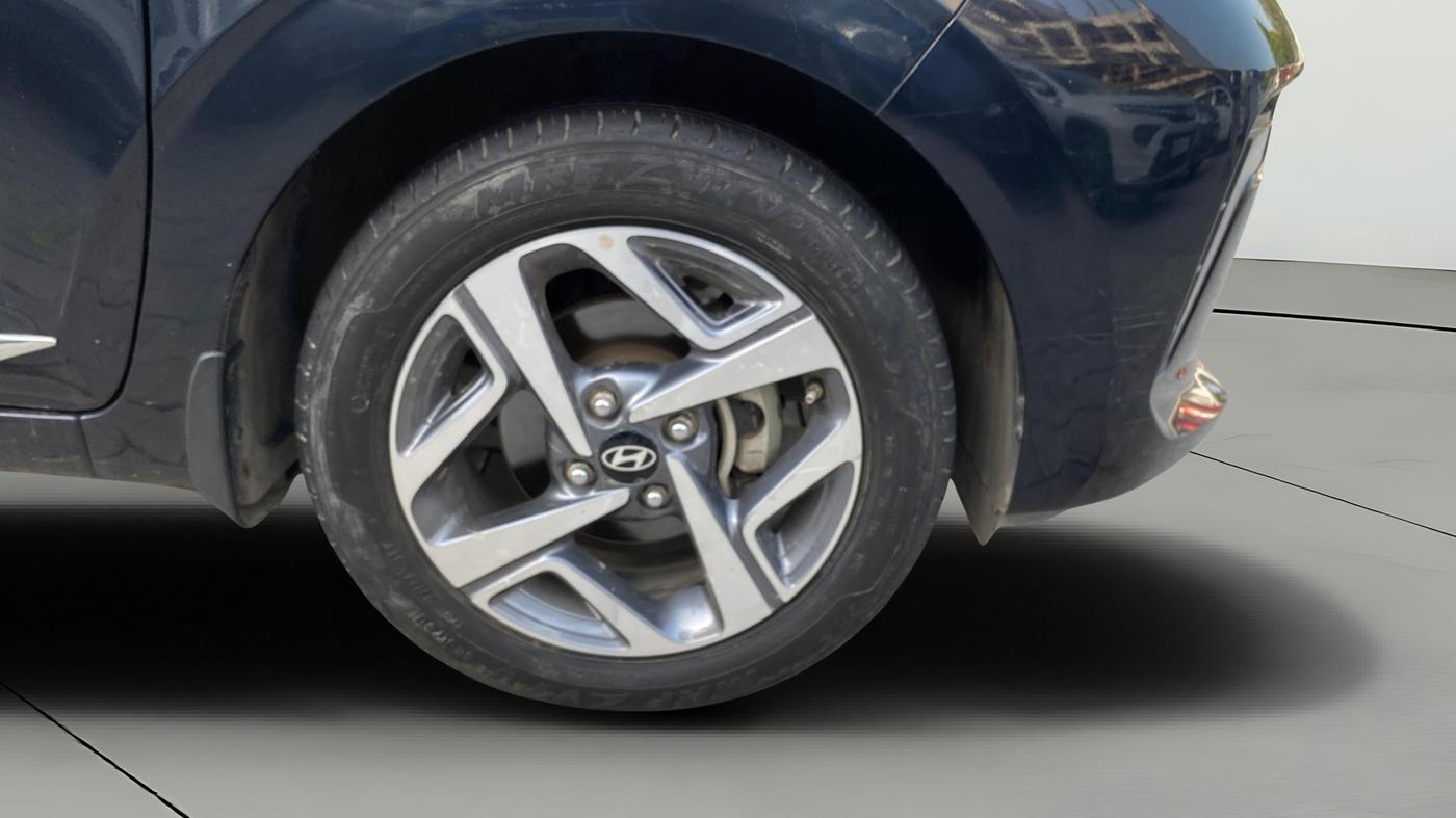 2024 Hyundai AURA SX 1.2 CNG, CNG, Manual, 27,116 km, Right Front Wheel