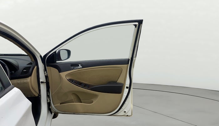 2012 Hyundai Verna FLUIDIC 1.6 CRDI SX, Diesel, Manual, 1,11,454 km, RHS Front Door