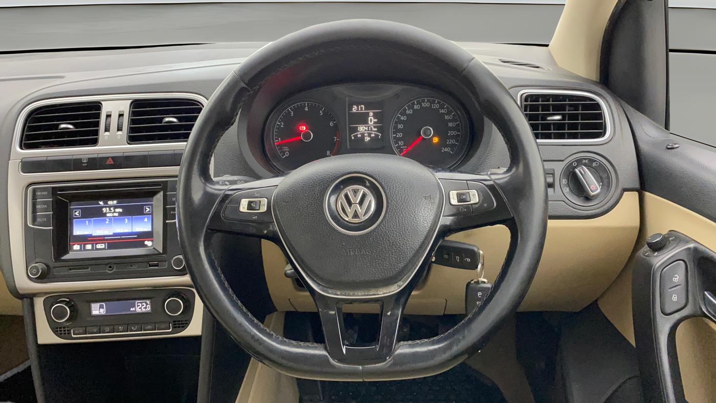 2017 Volkswagen Ameo HIGHLINE1.2L, Petrol, Manual, 1,30,371 km, Steering Wheel Close Up