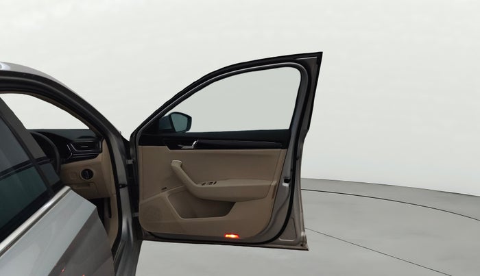 2021 Skoda Superb L&K 2.0 TSI AT, Petrol, Automatic, 43,942 km, RHS Front Door