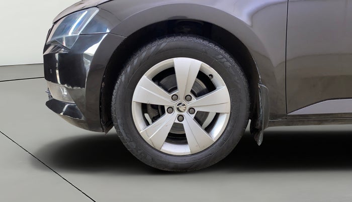 2017 Skoda Superb STYLE 1.8 TSI AT, Petrol, Automatic, 59,773 km, Left Front Wheel