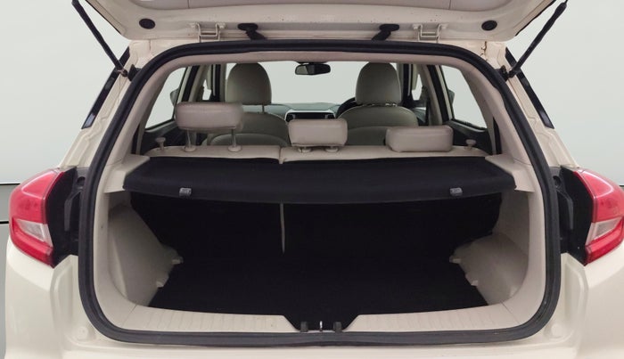 2022 Mahindra XUV300 W8 (O) 1.2 PETROL, Petrol, Manual, 38,272 km, Boot Open Zoomed View