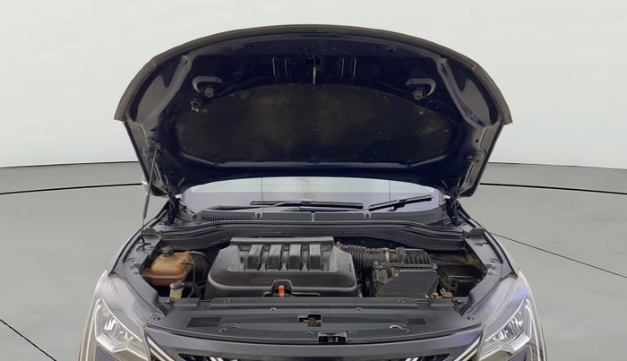 2022 Mahindra XUV700 AX 5 P MT 5 STR, Petrol, Manual, 72,134 km, Open Bonet