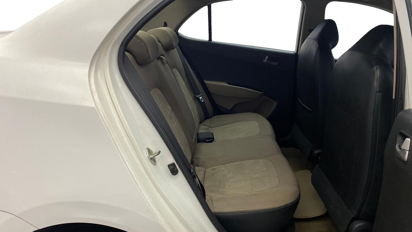 2014 Hyundai Xcent S (O) 1.2, Petrol, Manual, 95,357 km, Right Side Rear Door Cabin