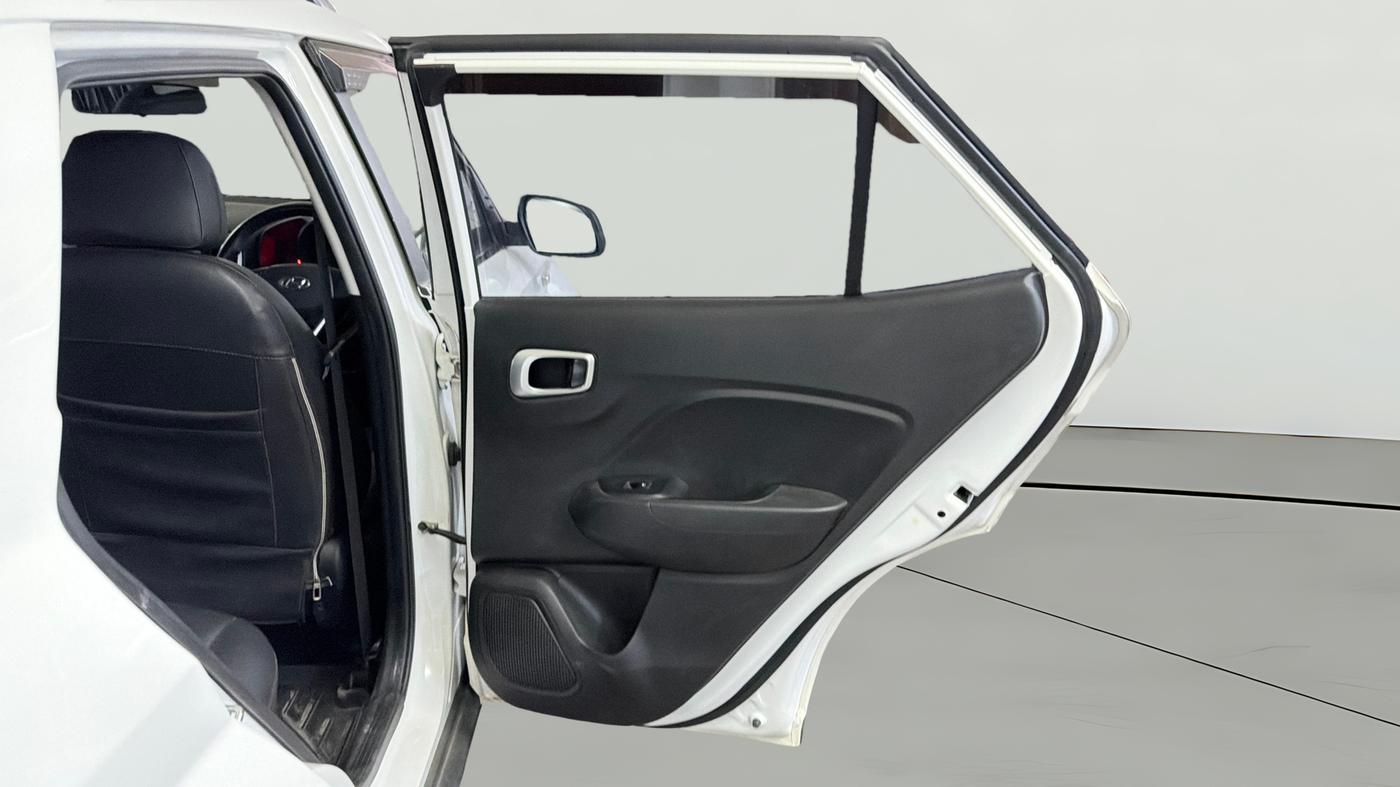 2022 Hyundai VENUE S 1.2, Petrol, Manual, 35,820 km, RHS Rear Door