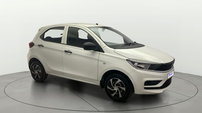 2024 Tata Tiago XE CNG, CNG, Manual, 45,056 km, Right Front Diagonal