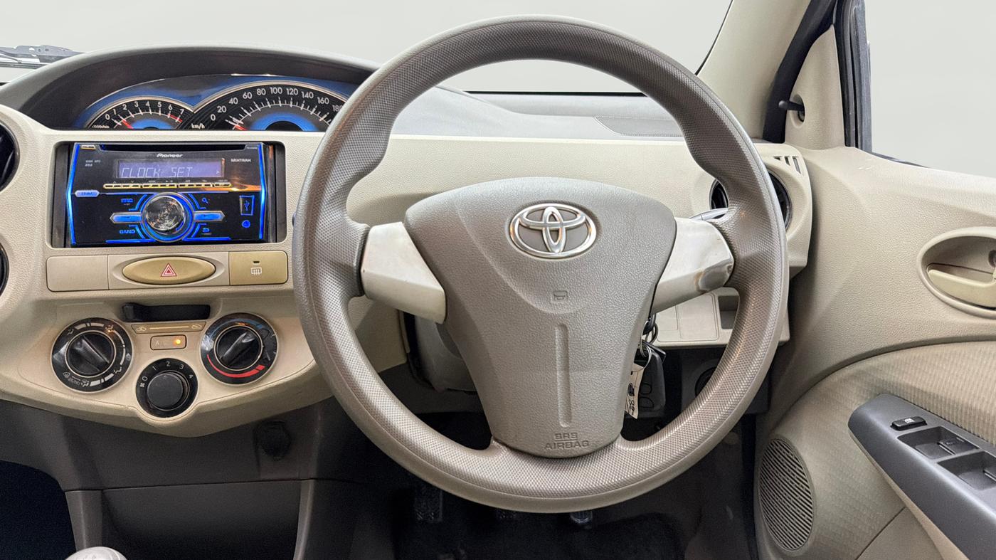 2015 Toyota Etios Liva G, Petrol, Manual, 52,006 km, Steering Wheel Close Up