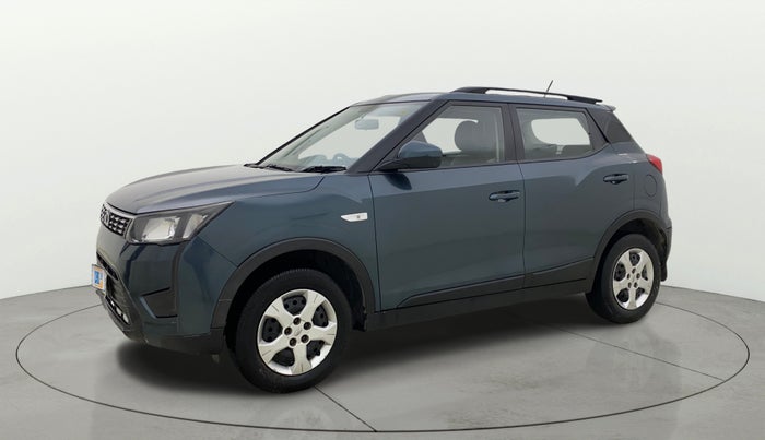 2019 Mahindra XUV300 W6 1.2 PETROL, Petrol, Manual, 1,37,766 km, Left Front Diagonal