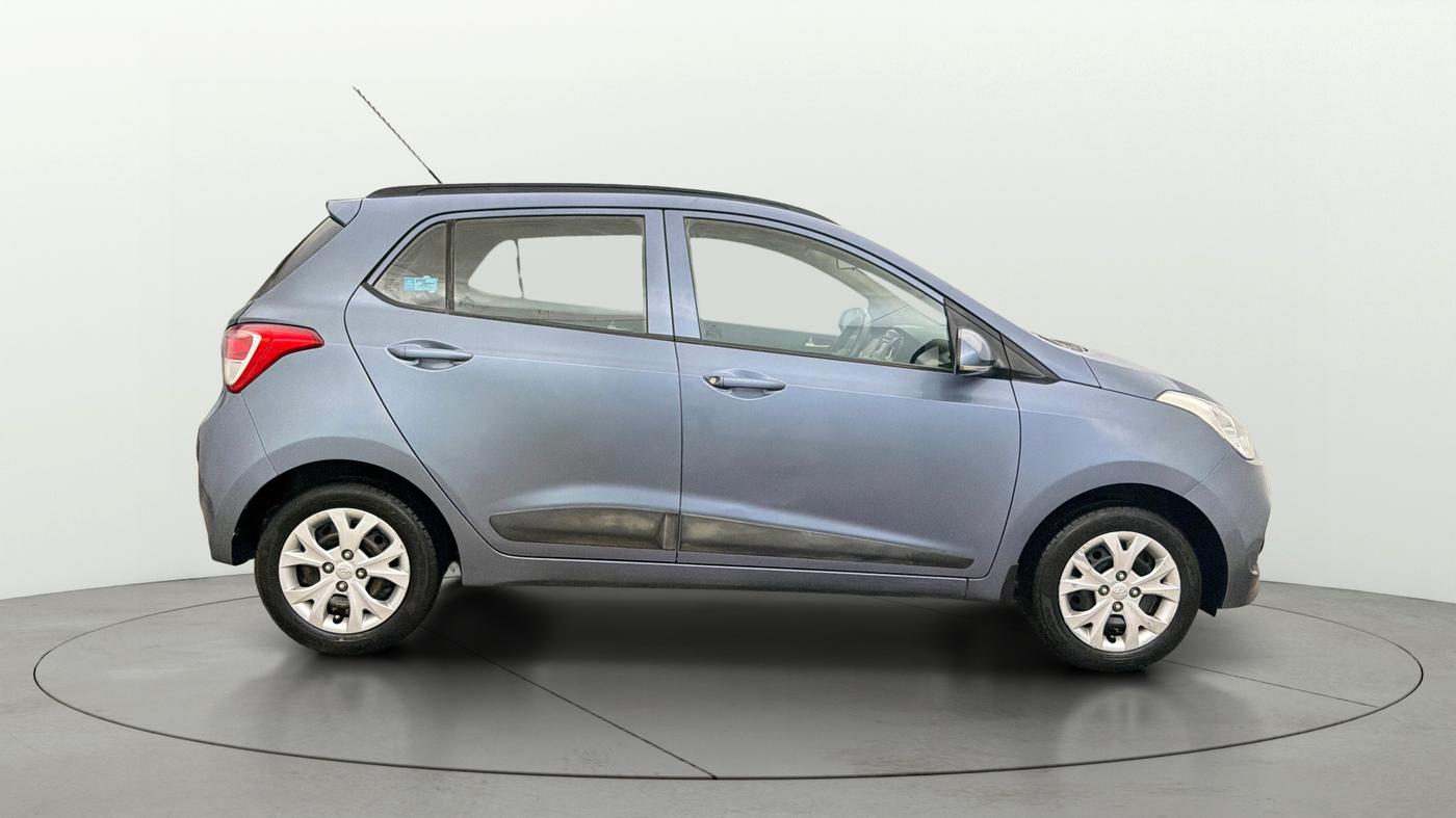 2016 Hyundai Grand i10 SPORTZ 1.2 KAPPA VTVT, Petrol, Manual, 35,689 km, Right Side View